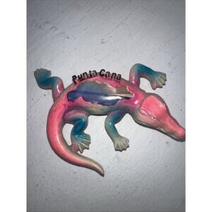 Dominica Punta Cana Tourist Souvenir alligator/croc Fluorescent, Fridge Magnet ￼